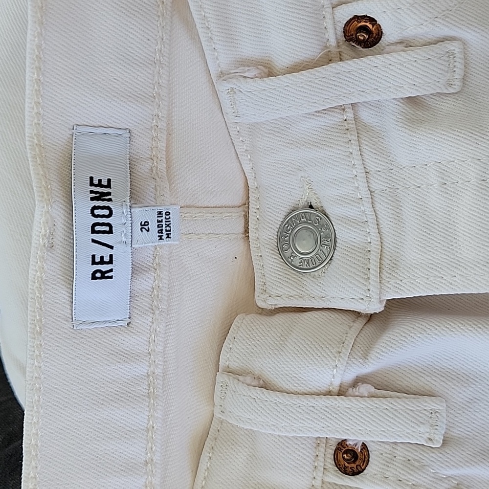 Re/Done 90s High Rise Loose Button Fly Raw Hem Jeans Color Is Vintage White - Picture 7 of 15